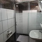 Logan's نيدري
