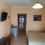 Logan's 2* نيدري