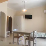 Logan's نيدري