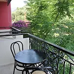 Logan's نيدري