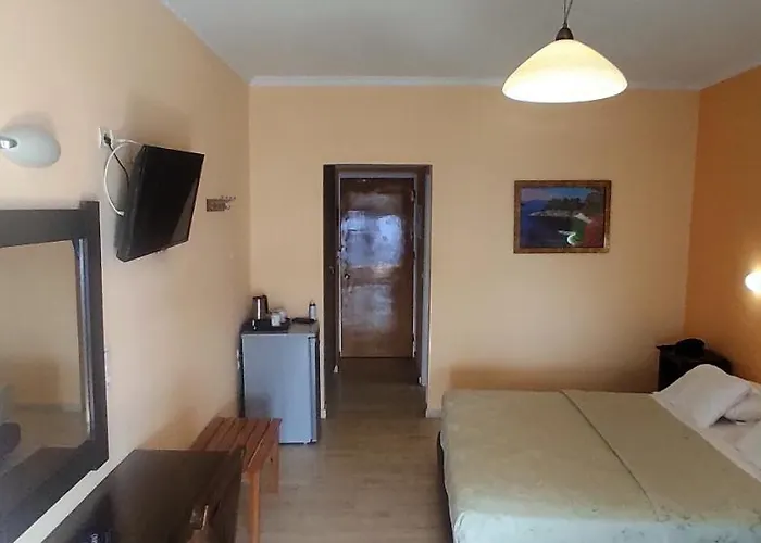 Logan's 2* Nydri (Lefkada)