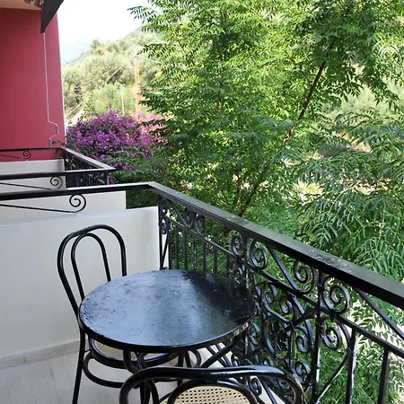 Logan's Nydri (Lefkada)