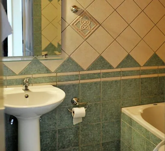 Logan's Aparthotel 2*